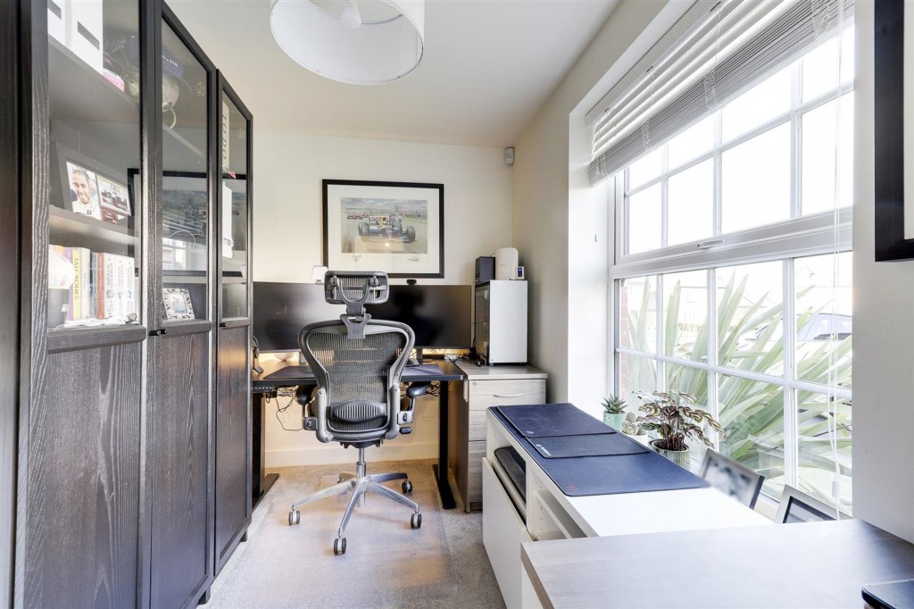 Beedham Way, Nottingham, NG3