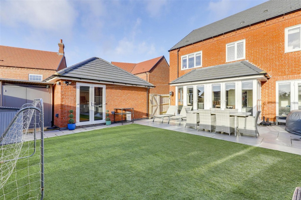 Beedham Way, Nottingham, NG3