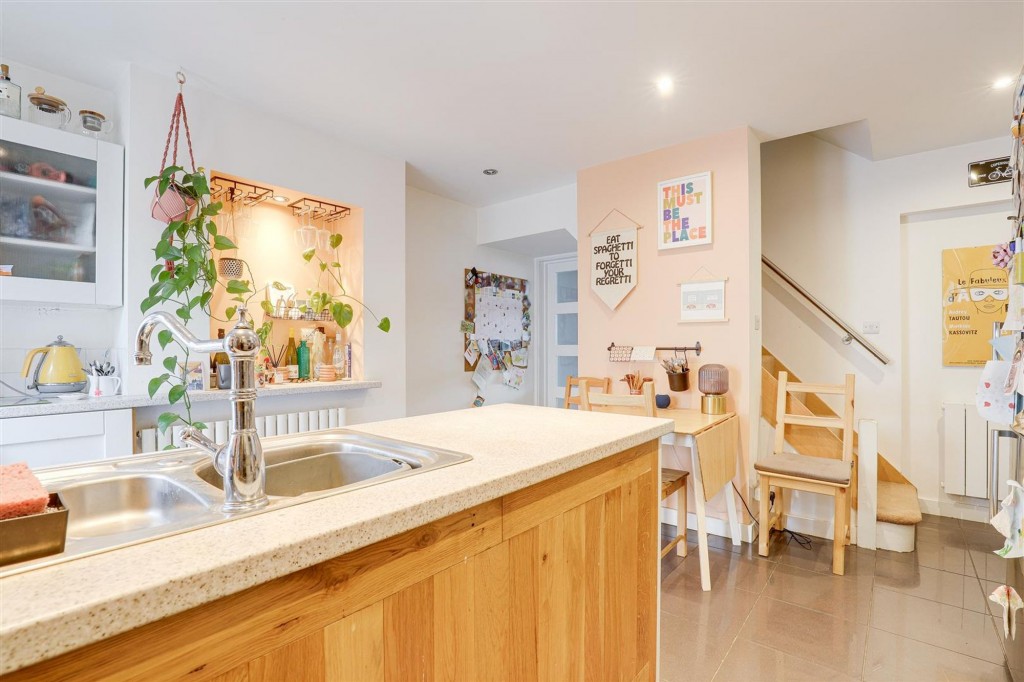 Meadow Road, Netherfield, NG4