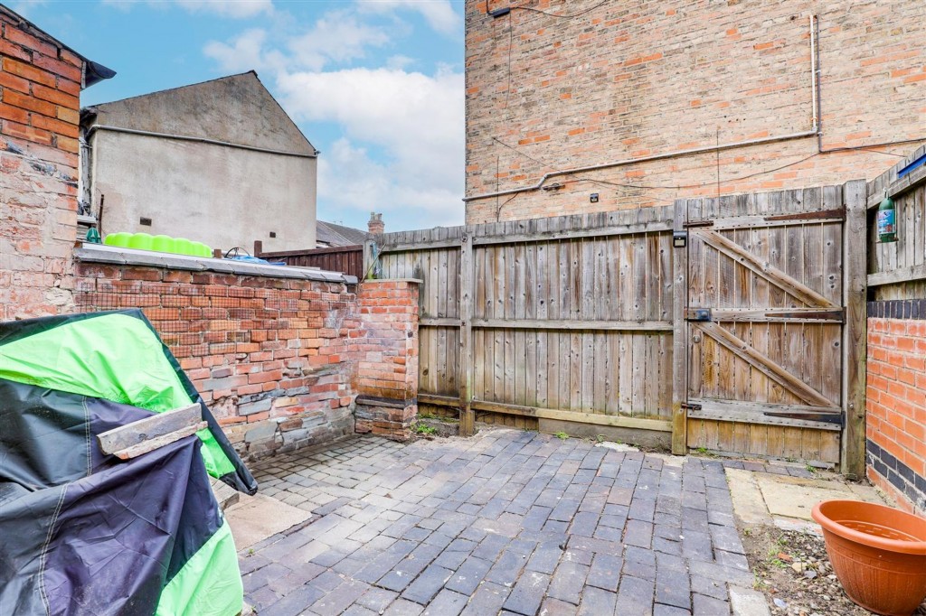 Meadow Road, Netherfield, NG4