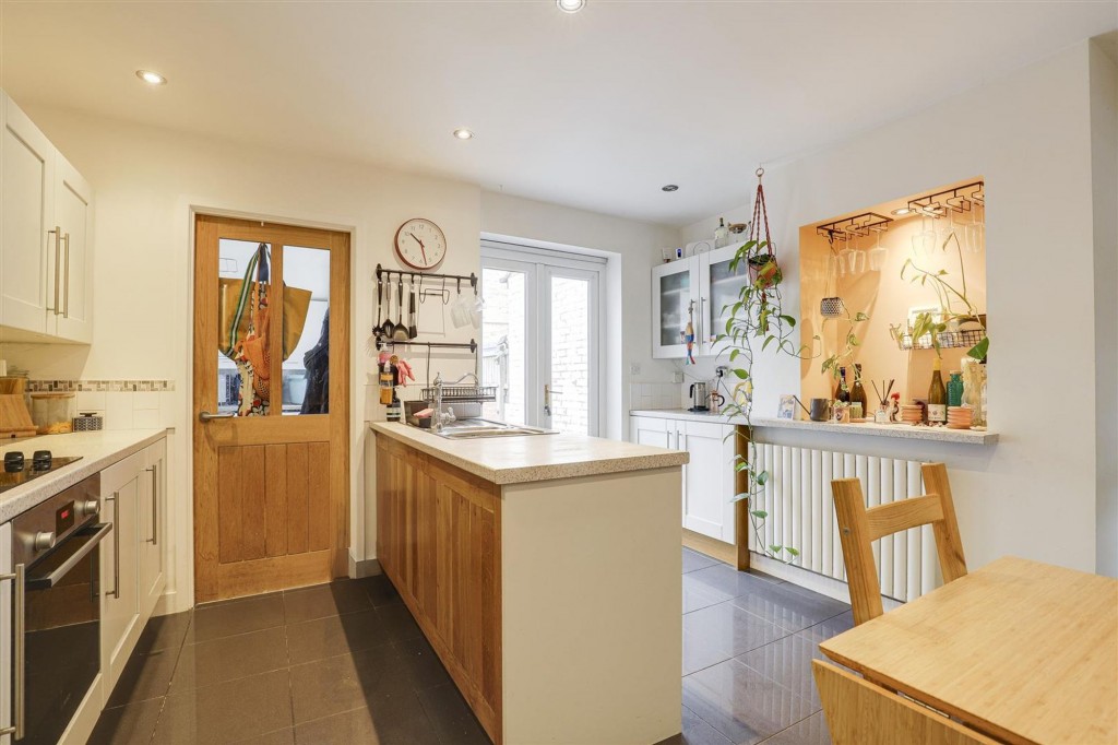 Meadow Road, Netherfield, NG4