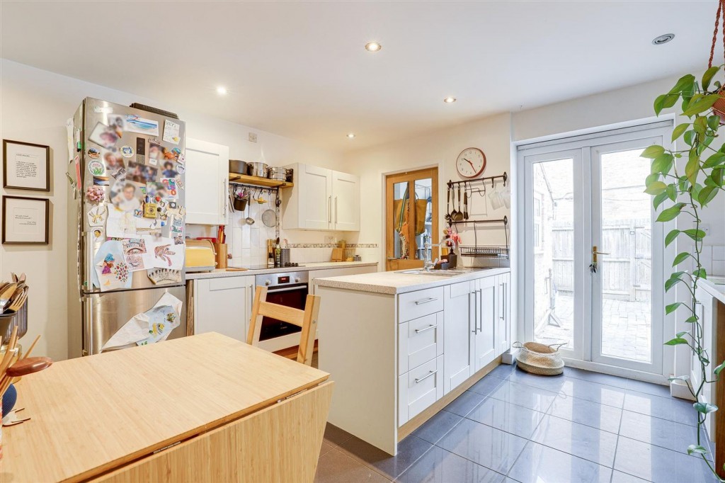 Meadow Road, Netherfield, NG4