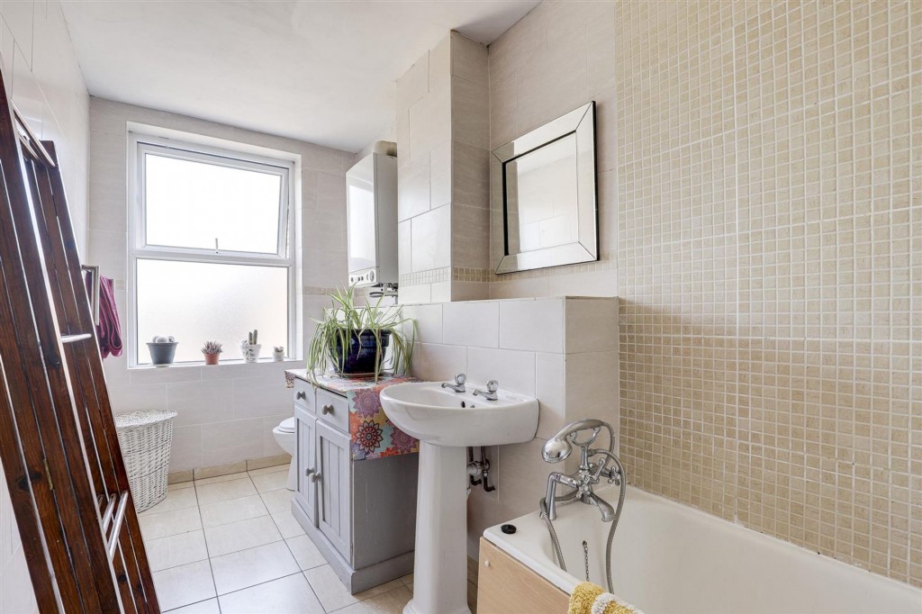 Wentworth Road, Nottingham, NG5