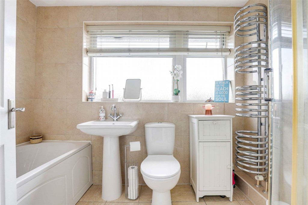 Revelstoke Way, Nottingham, NG5