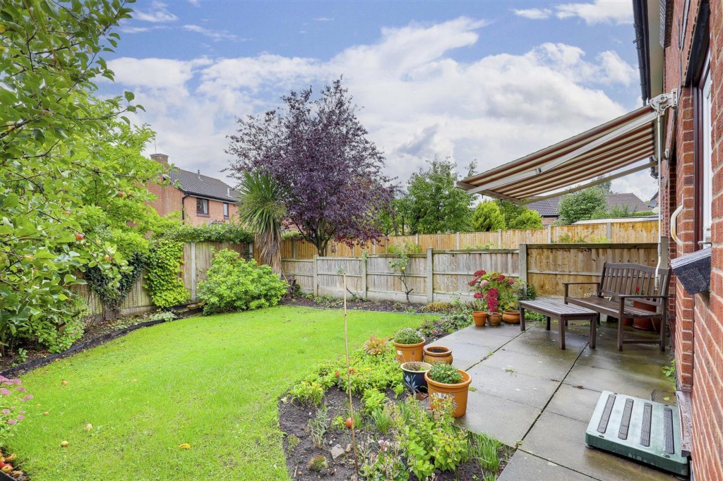 Courtney Close, Nottingham, NG8