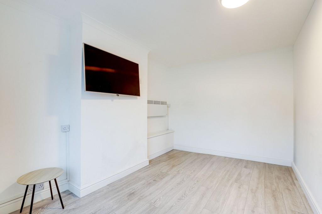 Thistledown Road, Nottingham, NG11