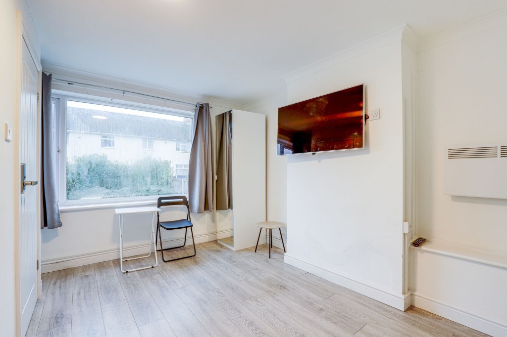 Thistledown Road, Nottingham, NG11