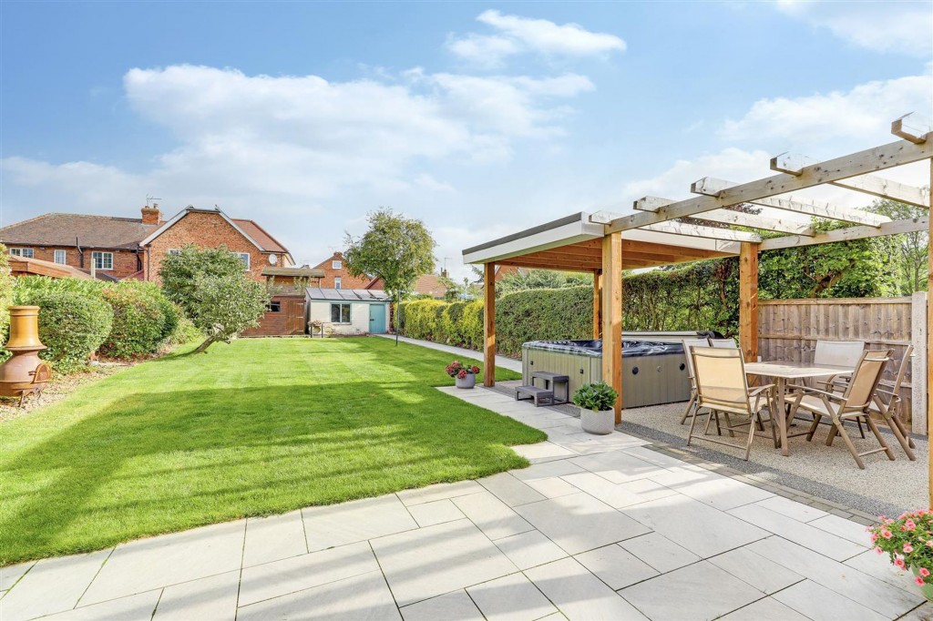 Furlong Avenue, Arnold, NG5