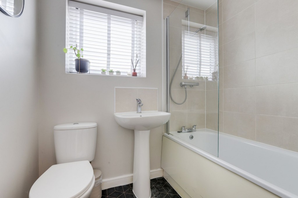 Summer Crescent, Beeston, NG9