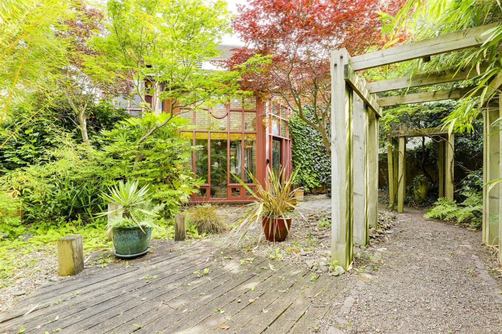 Ireton Grove, Attenborough, NG9