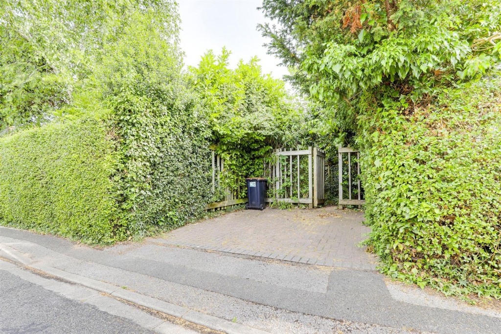 Ireton Grove, Attenborough, NG9