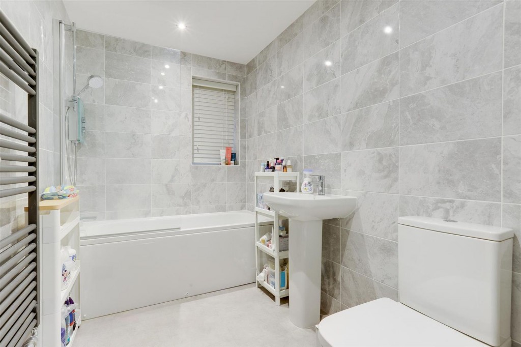 Mandarin Close, Burton Joyce, NG14