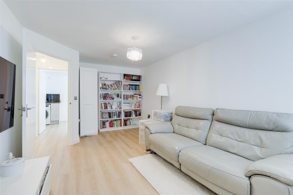 Mandarin Close, Burton Joyce, NG14