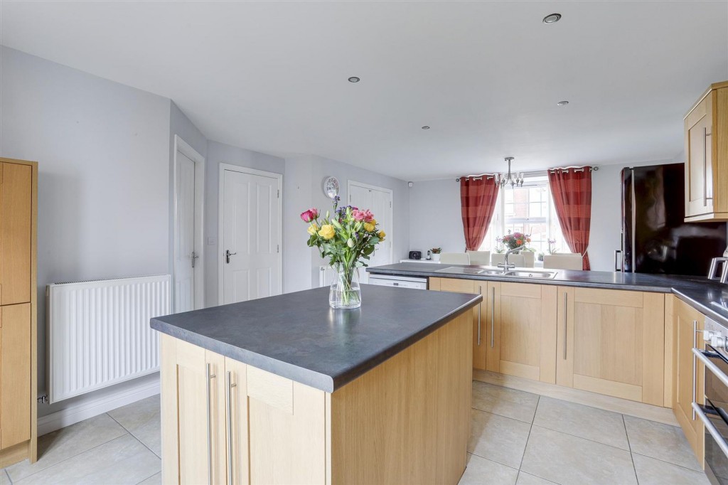 Falcon Way, Hucknall, NG15