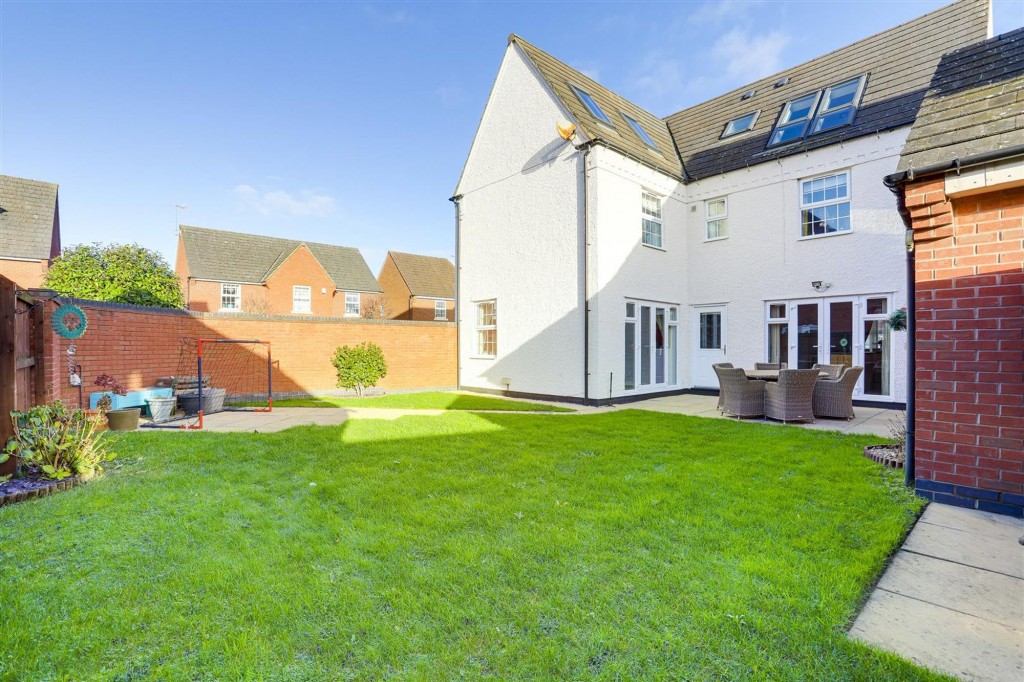 Falcon Way, Hucknall, NG15