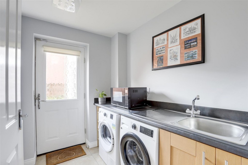 Falcon Way, Hucknall, NG15