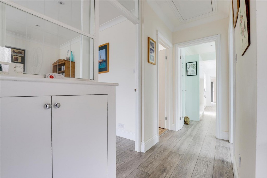 Bracken Close, Carlton, NG4