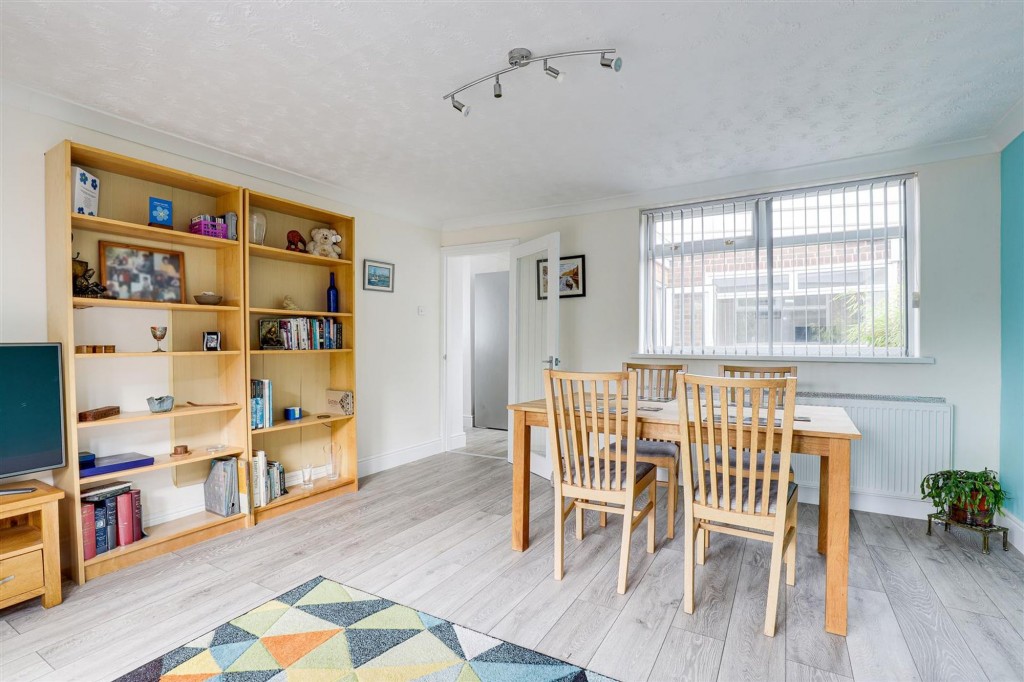 Bracken Close, Carlton, NG4