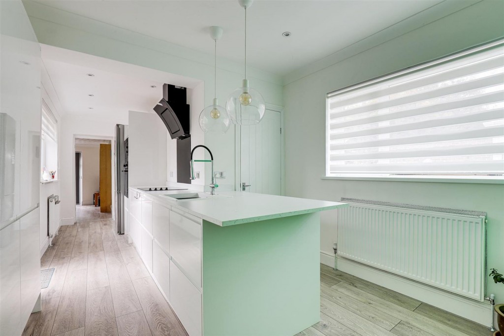 Bracken Close, Carlton, NG4