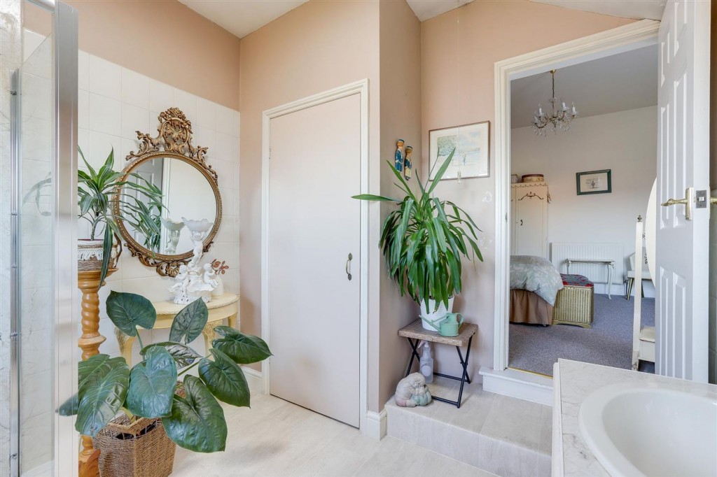 Montague Road, Hucknall, NG15