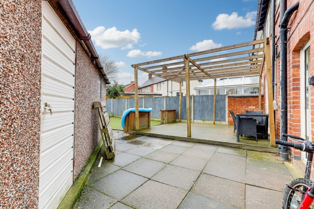 Central Avenue, Hucknall, NG15