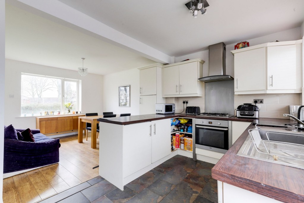 Central Avenue, Hucknall, NG15