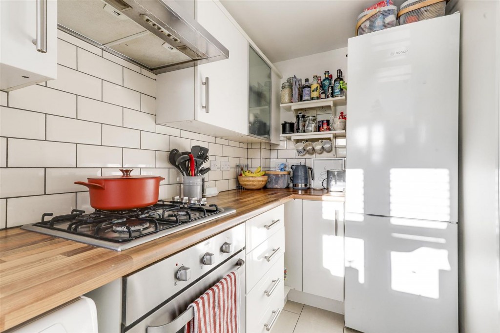 Lynemouth Court, Arnold, NG5