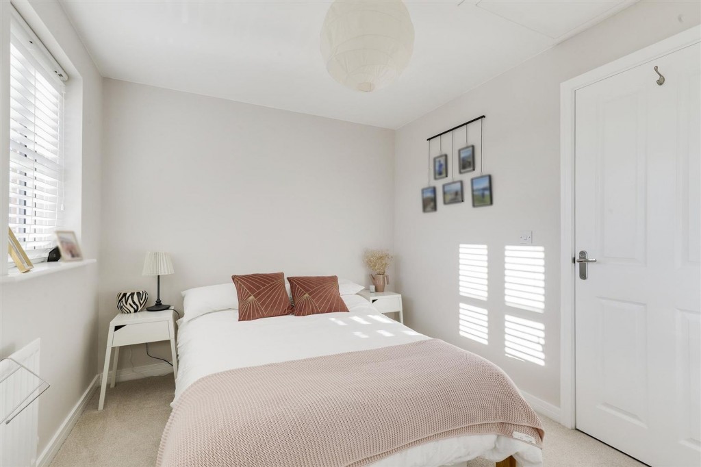 Lynemouth Court, Arnold, NG5