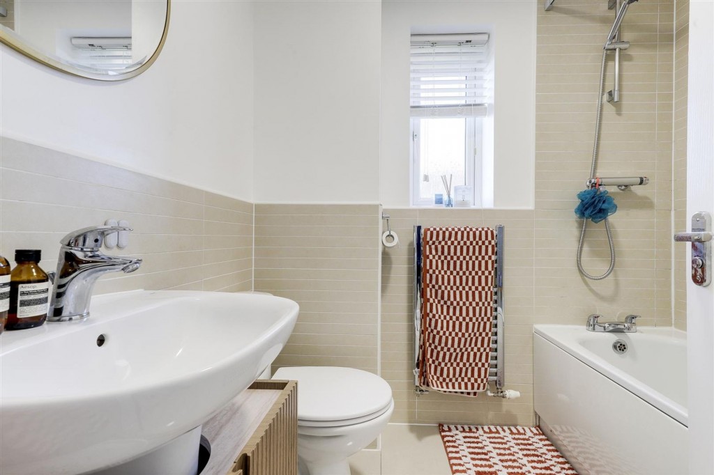 Lynemouth Court, Arnold, NG5