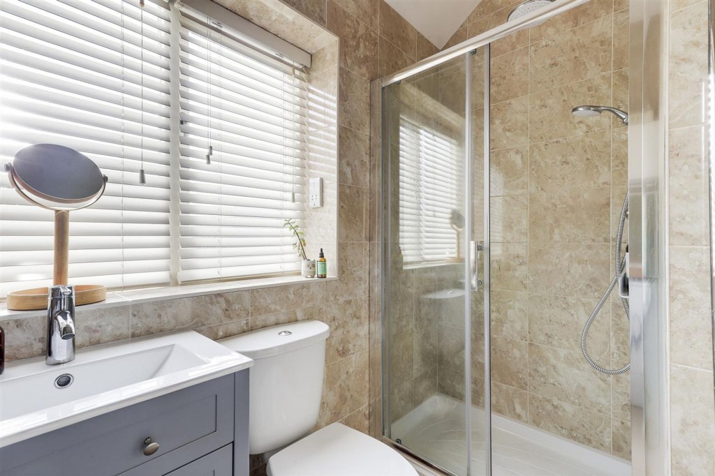 Main Street, Farnsfield, NG22