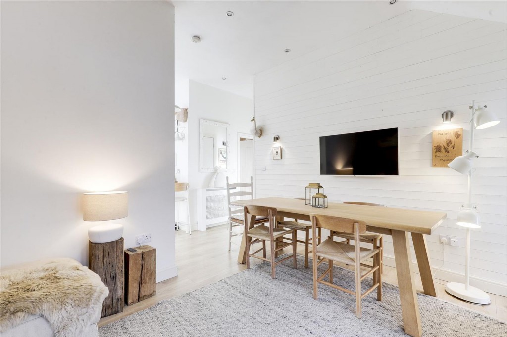 Main Street, Farnsfield, NG22