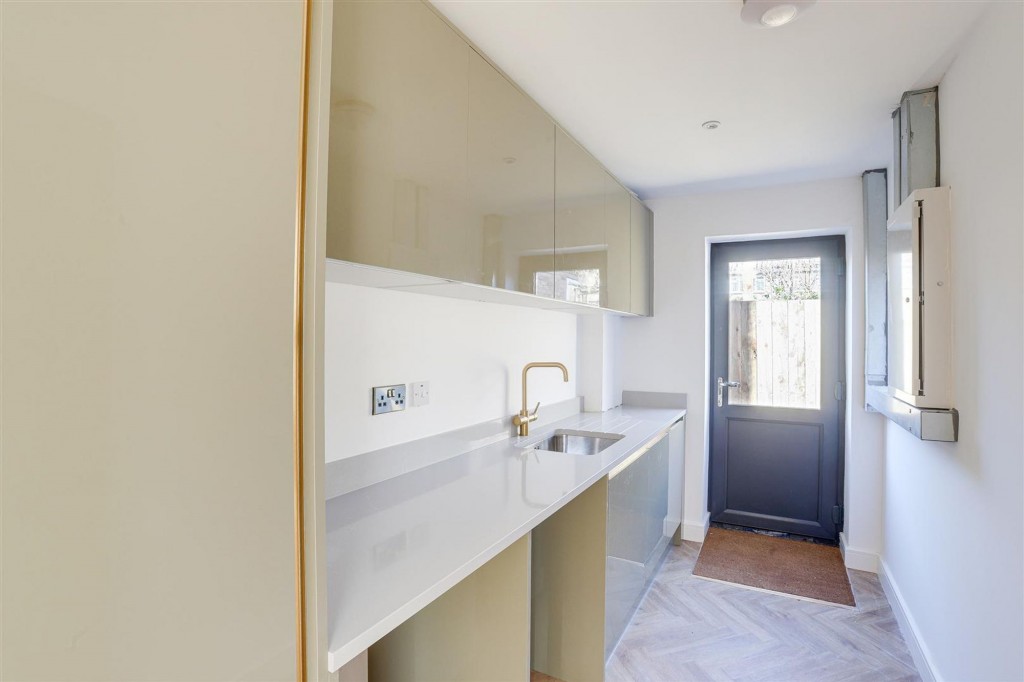 Marsham Drive, Arnold, NG5