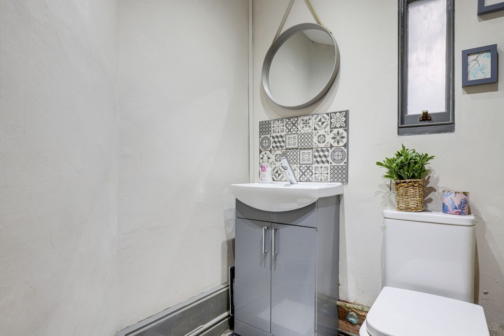 Conway Avenue, Carlton, NG4