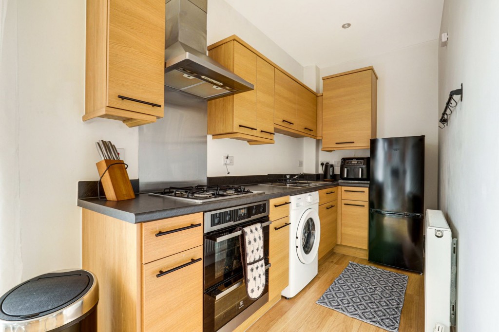 Deane Road, Deane Court, NG11