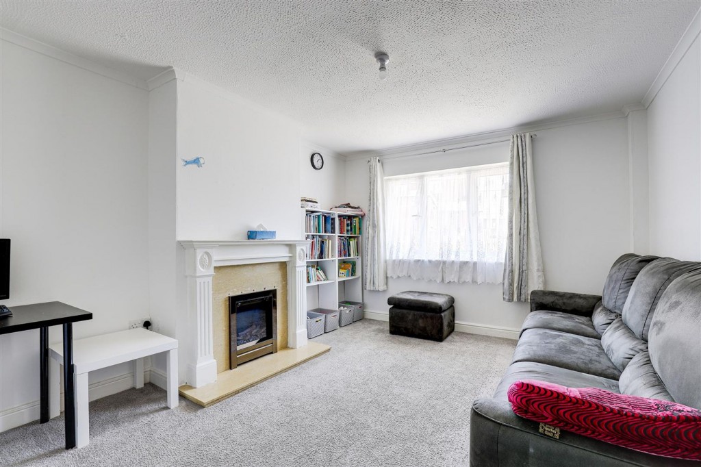 Nicklaus Court, Nottingham, NG5