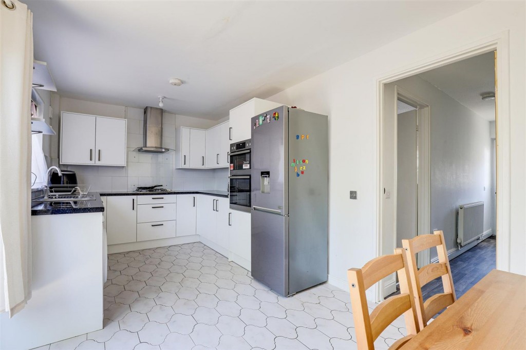 Nicklaus Court, Nottingham, NG5