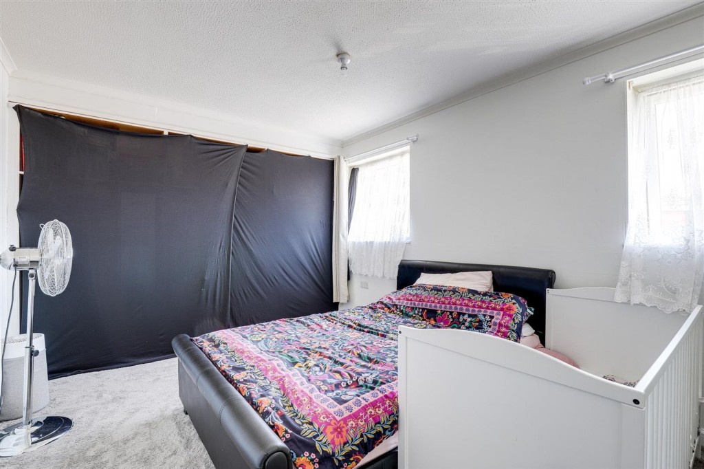 Nicklaus Court, Nottingham, NG5