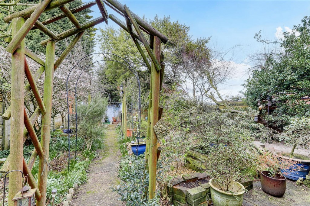 Aspley Park Drive, Nottingham, NG8