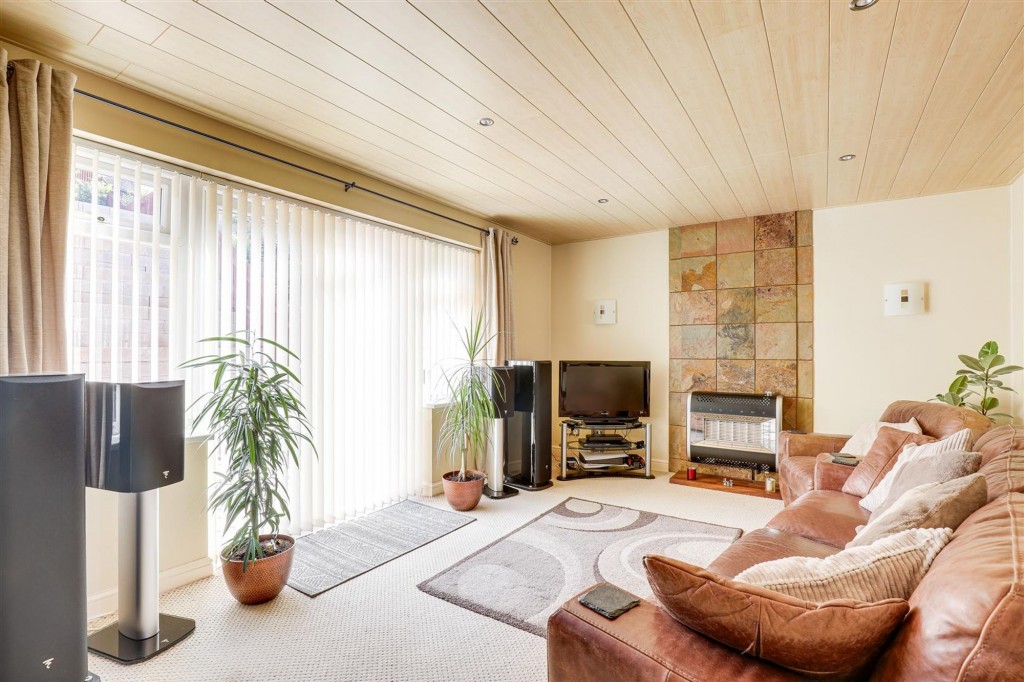 Bowland Close, Nottingham, NG3