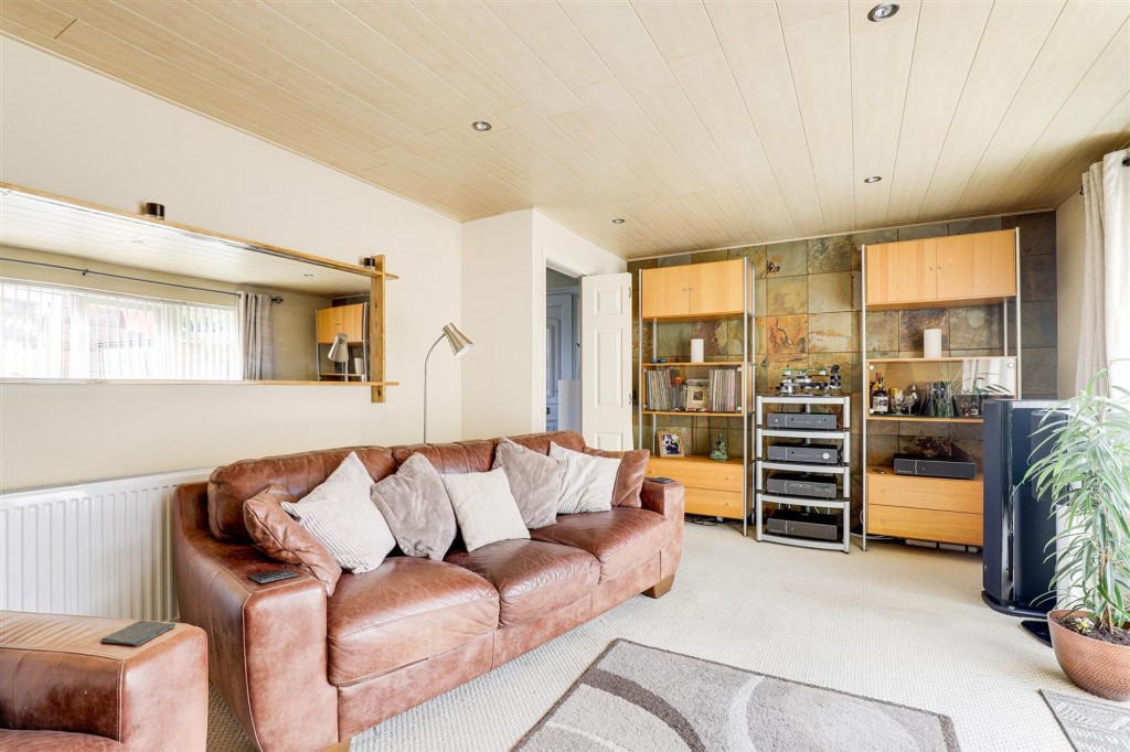 Bowland Close, Nottingham, NG3