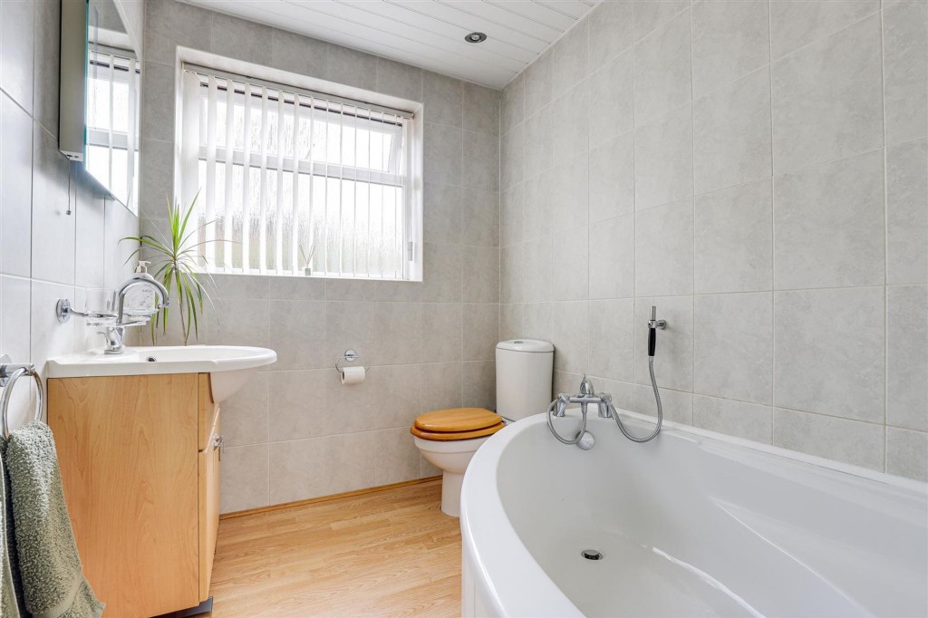 Bowland Close, Nottingham, NG3