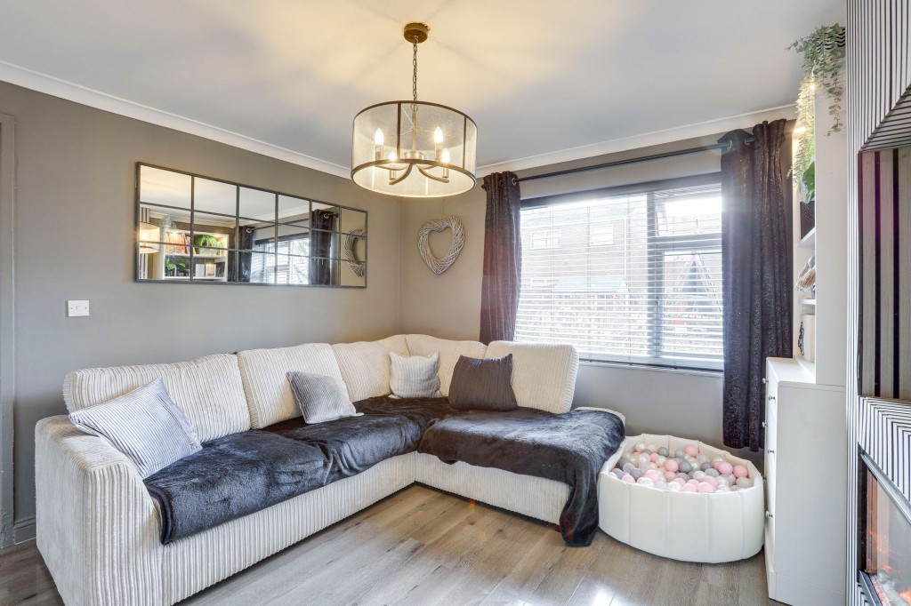 Wearmouth Gardens, Nottingham, NG5