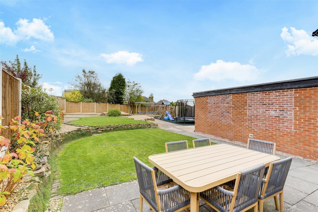 Welham Crescent, Arnold, NG5