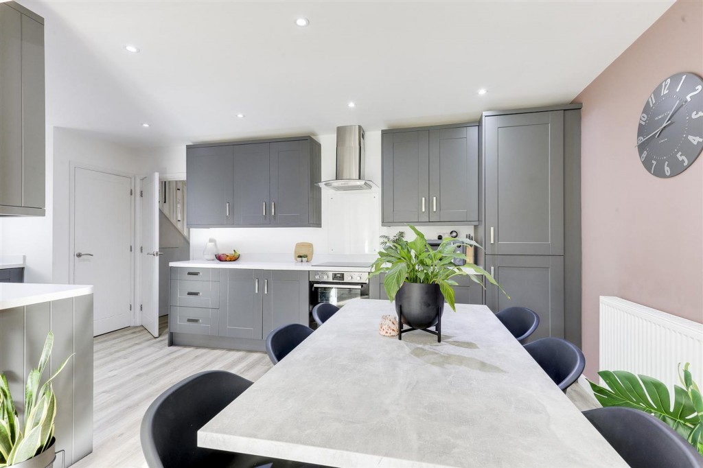 Welham Crescent, Arnold, NG5