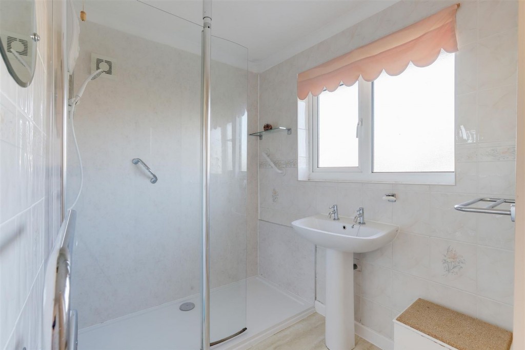 Maple Drive, Nuthall, NG16