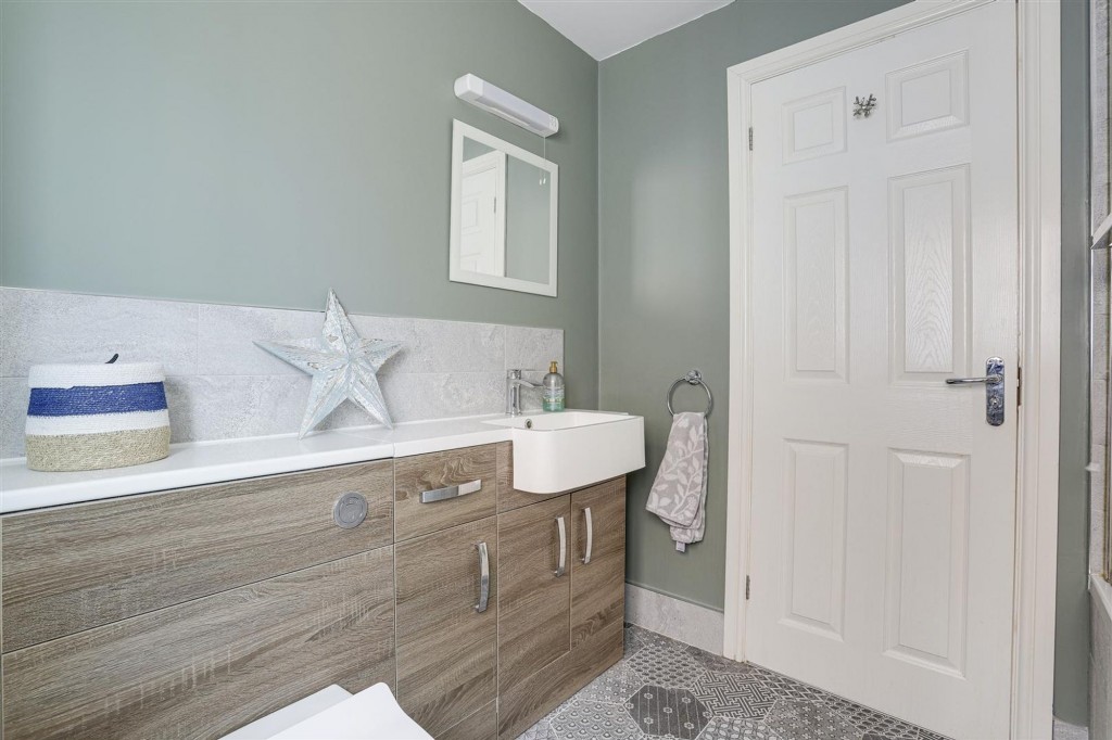 Linden Grove, Gedling, NG4