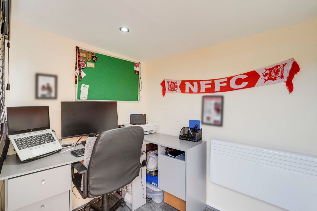 Magnolia Grove, Hucknall, NG15