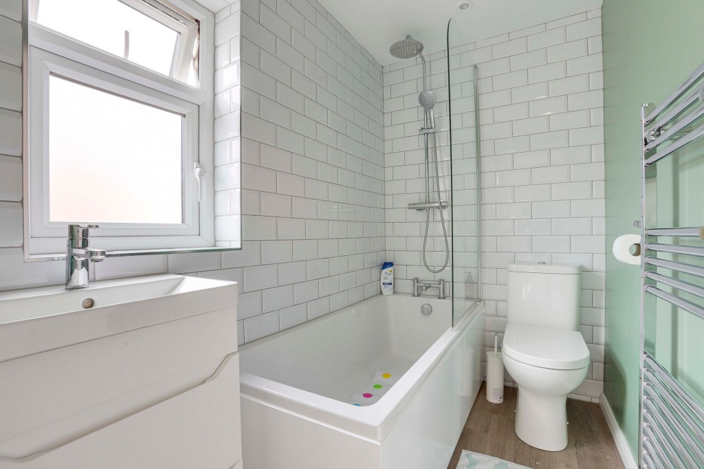 Maylands Avenue, Breaston, DE72