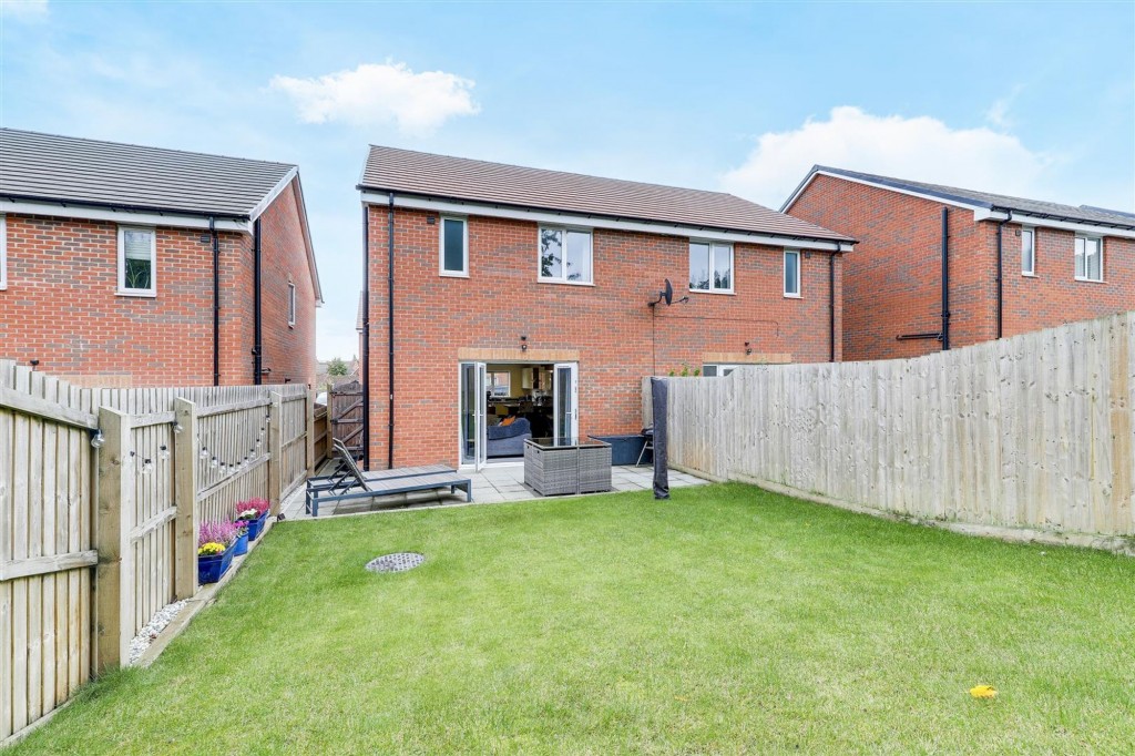 Hall Close, Nottingham, NG5