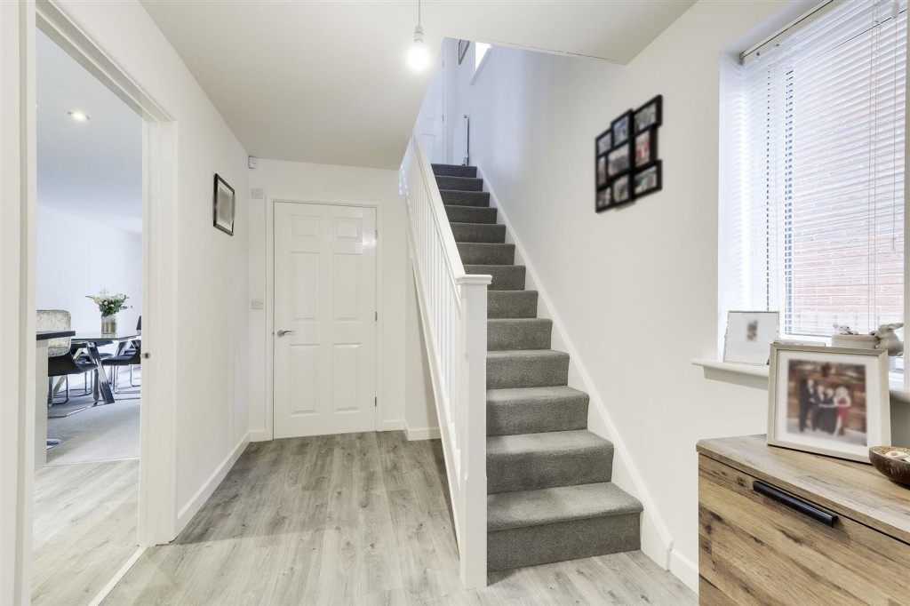 Hall Close, Nottingham, NG5